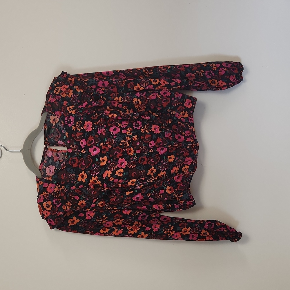 Wild Fable Floral Long Sleeve Crop Top with Key Hole Back